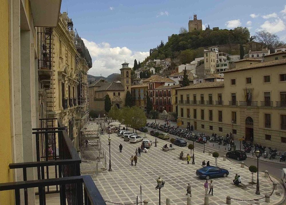 Hotel Macia Plaza Granada Exterior photo