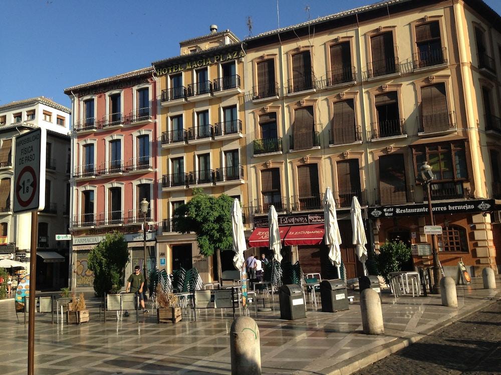 Hotel Macia Plaza Granada Exterior photo